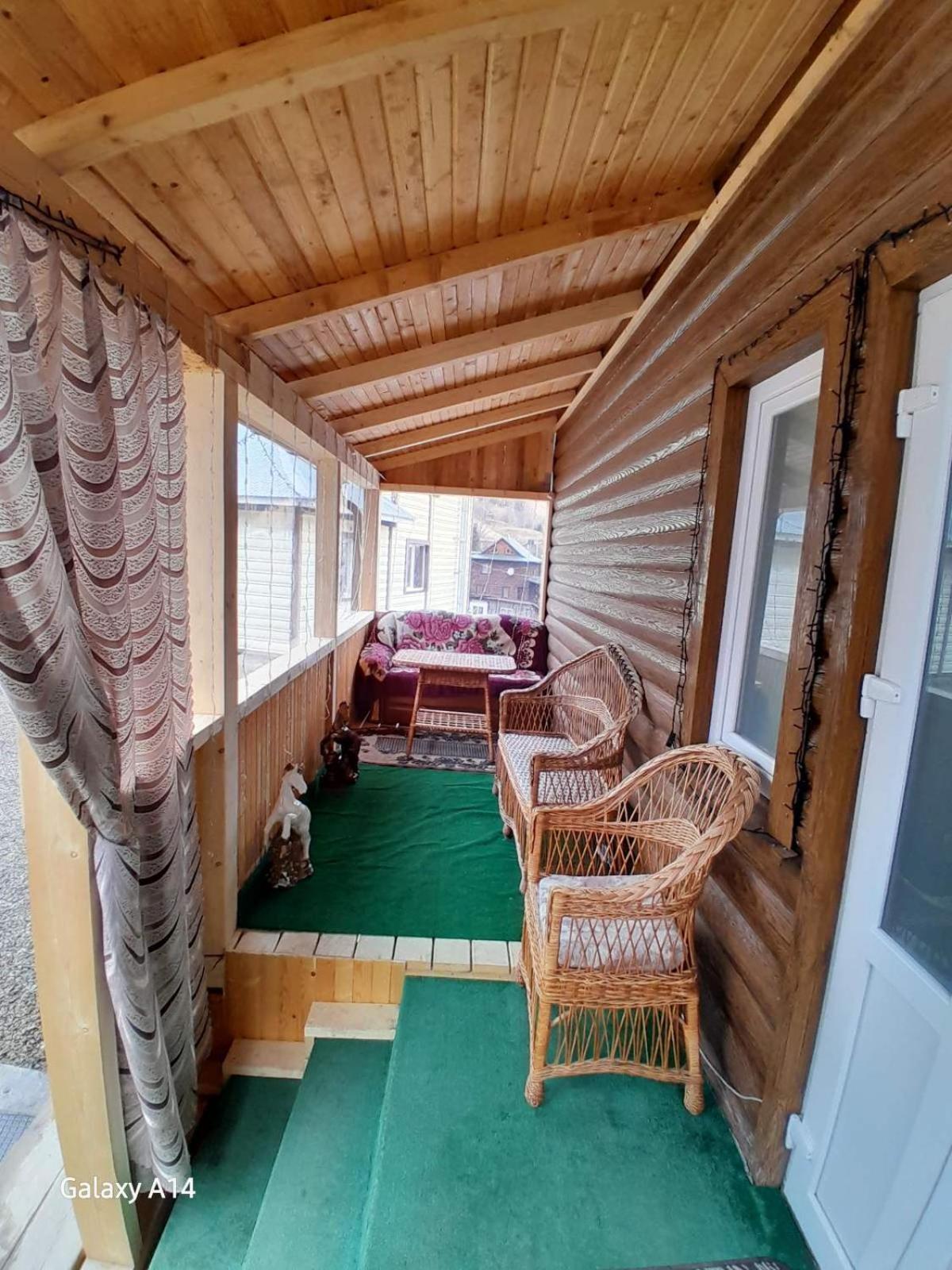 Затишні Карпати)) Apartment Verkhovyna Luaran gambar